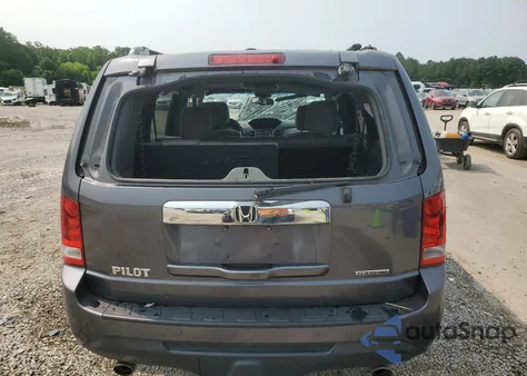 2015 Honda Pilot Touring z USA, uszkodzony, nr VIN 5FNYF3H96FB011875